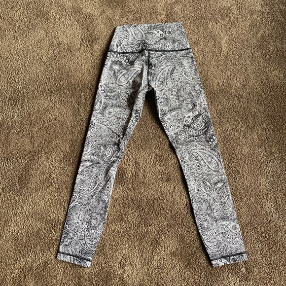 Lululemon paisley print leggings - Picture 3 of 5